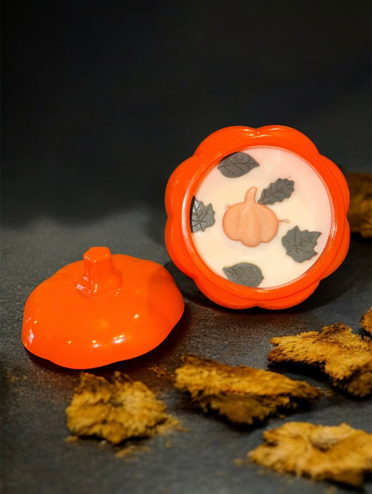 16oz Maple Leaf and Acorn candle